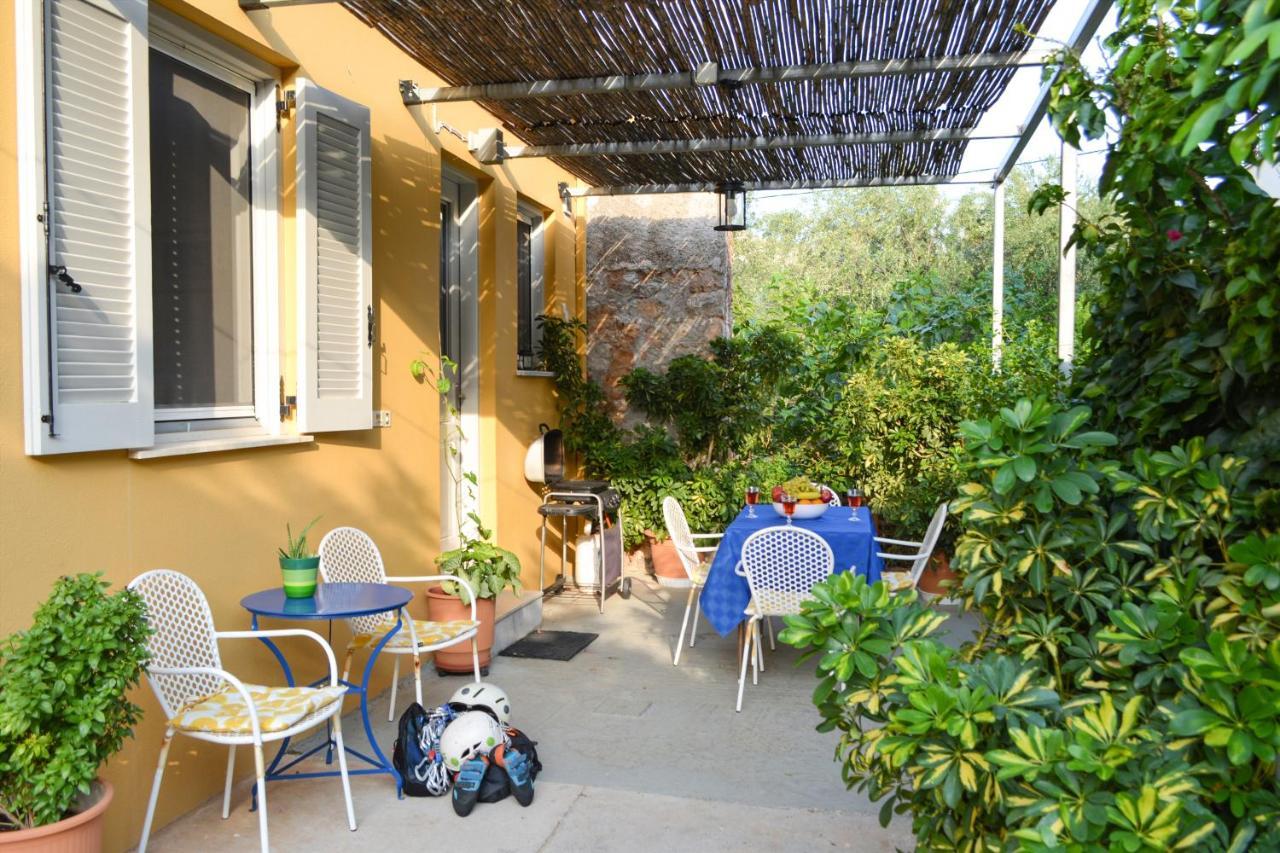 Anna'S Family Home Leonidio Exterior photo